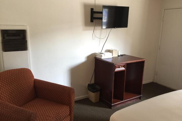 Room 28 of 45
