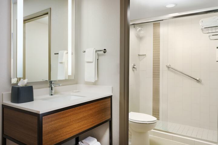 Room 32 of 44