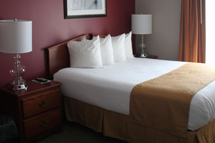 GrandStay Hotel & Suites
