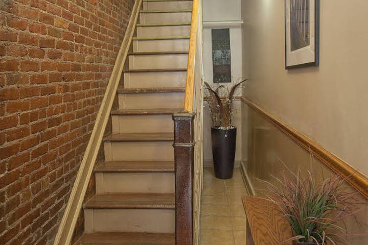 UPPER YORKVILLE SUITES