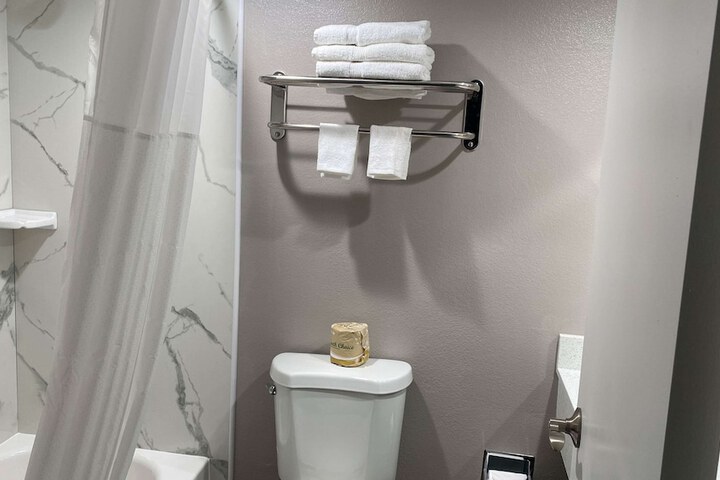 Room 21 of 27