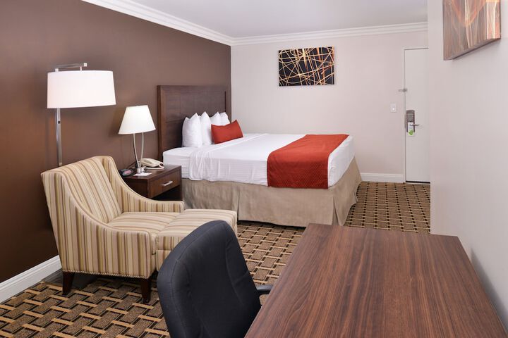 Room 15 of 37