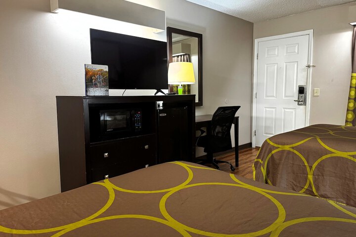 Super 8 by Wyndham Alexander City