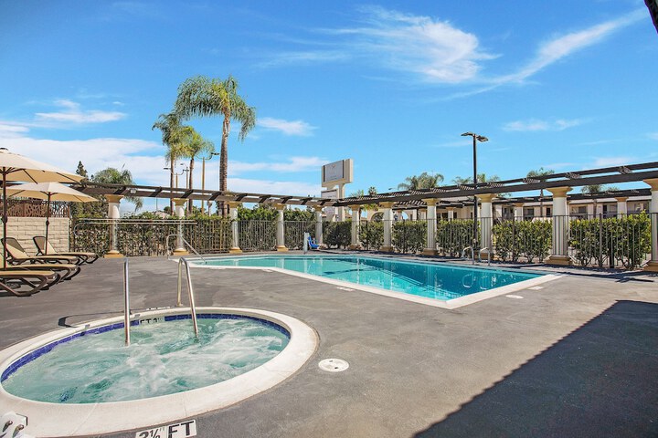 Pool 2 of 42