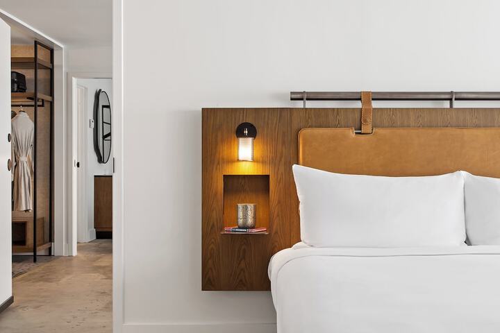 Room 44 of 115