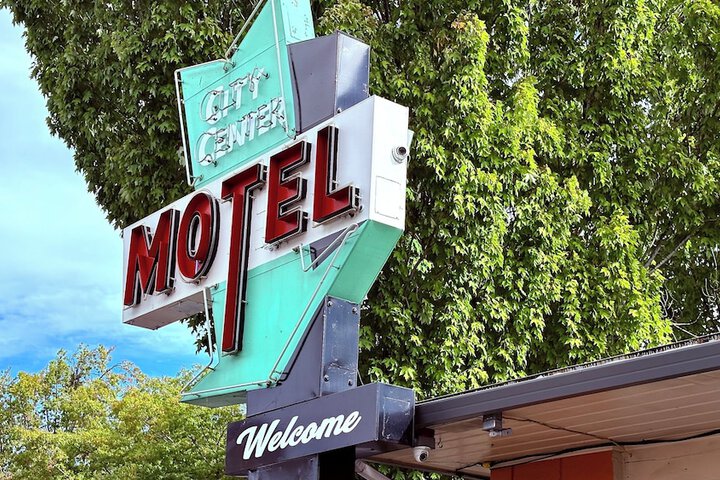 Hotel 17 of 54