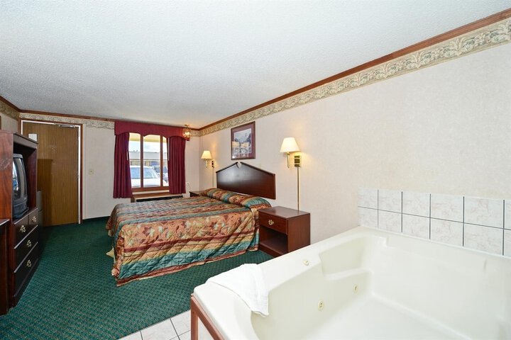 Americas Best Value Inn & Suites Warren Detroit