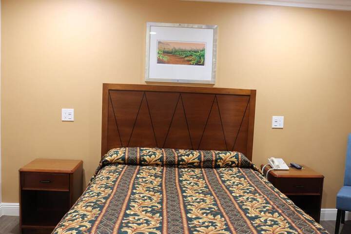 Room 33 of 42