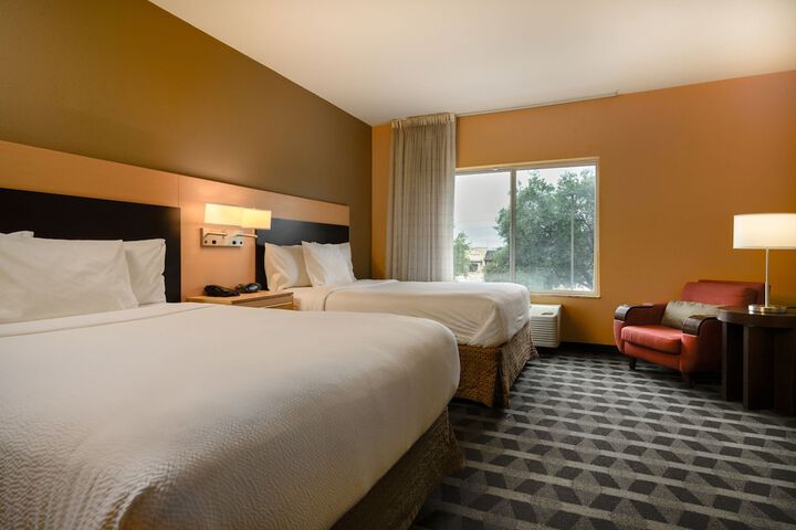 Room 10 of 27
