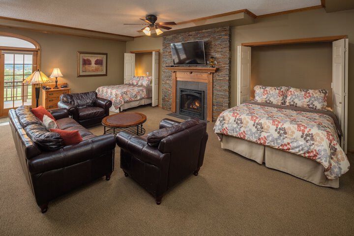 Room 32 of 49