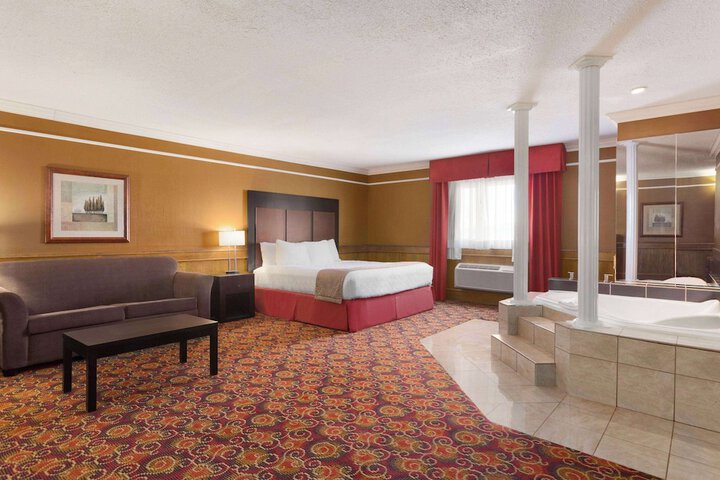 Room 8 of 19