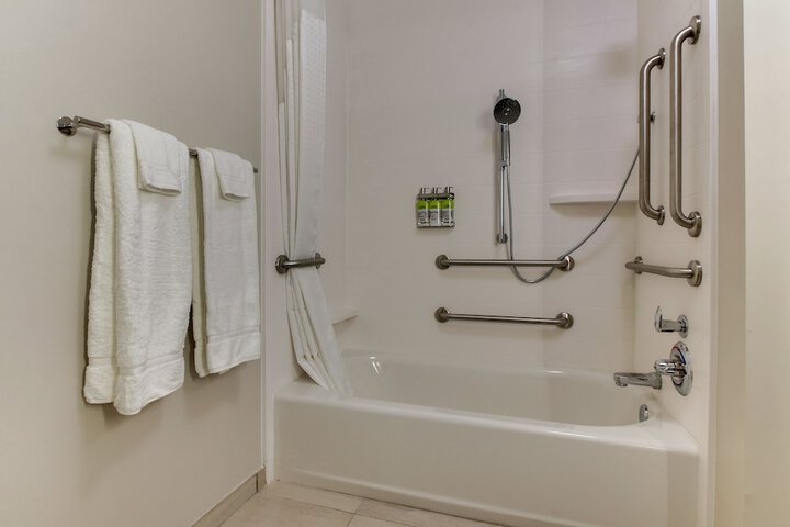 Room 25 of 67