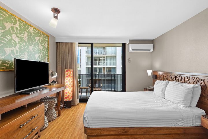 Room 33 of 61