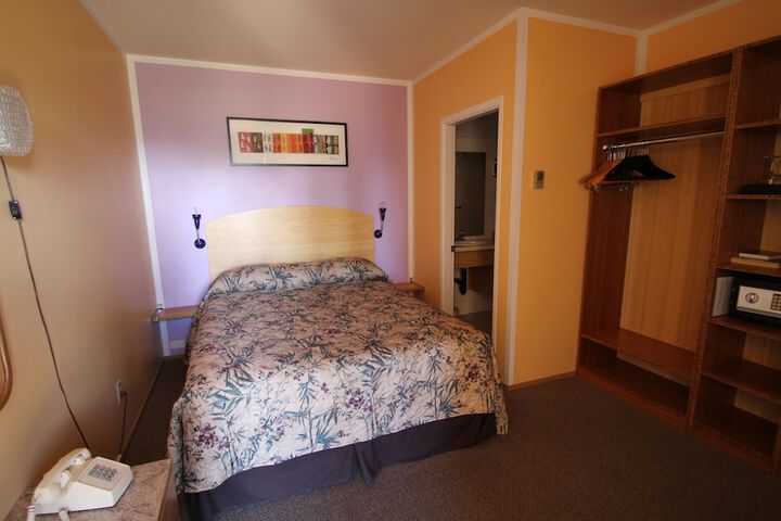 Room 26 of 54