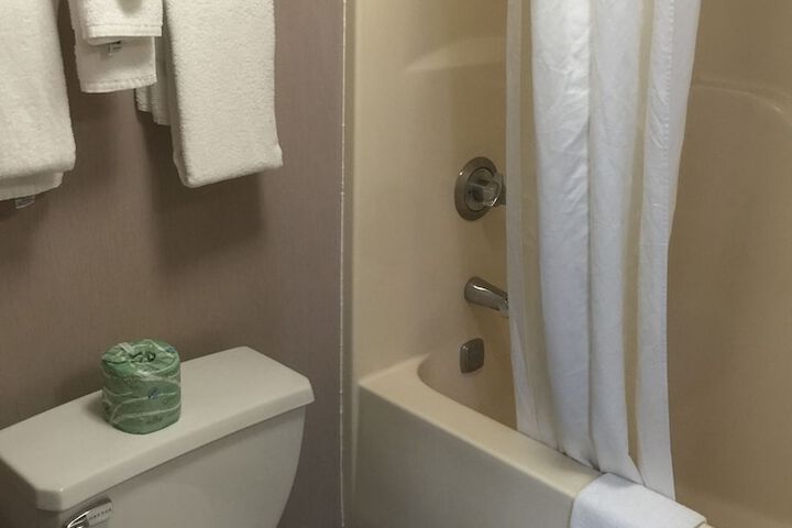 Room 25 of 48