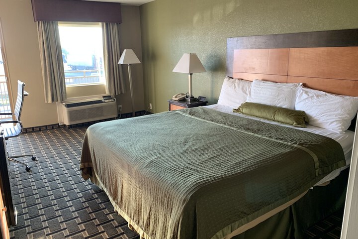 Room 16 of 30