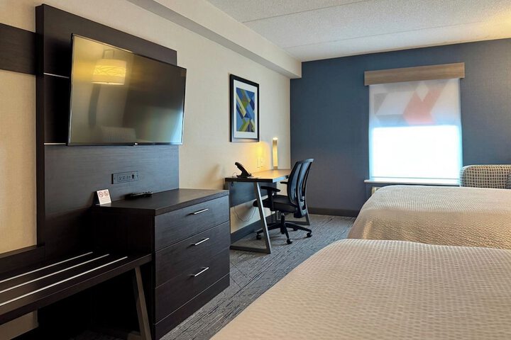 Holiday Inn Express & Suites Brampton by IHG