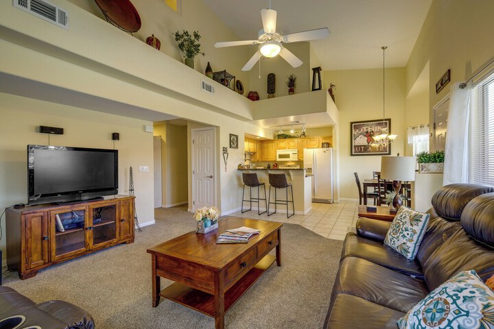 Mesquite Condo w / Community Pool & Hot Tub!