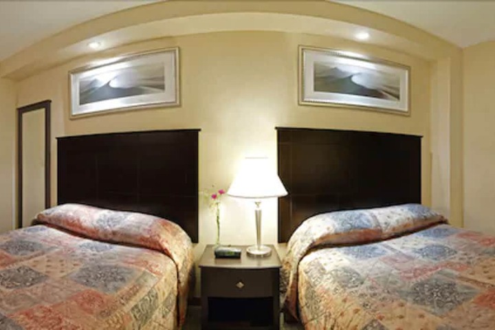 Room 10 of 40