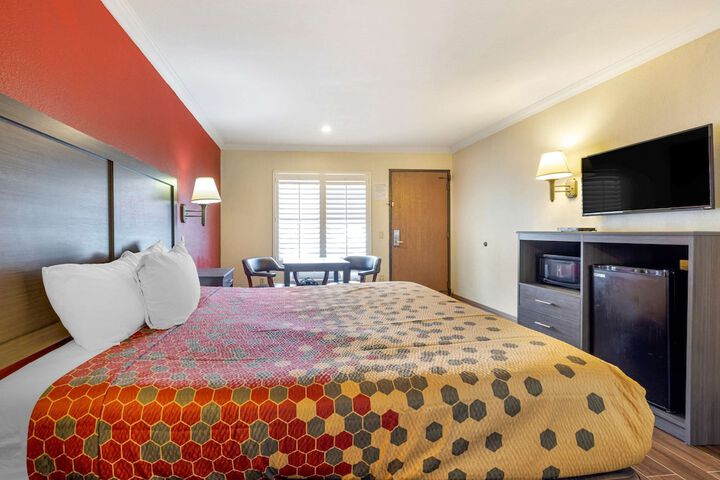 Room 15 of 31