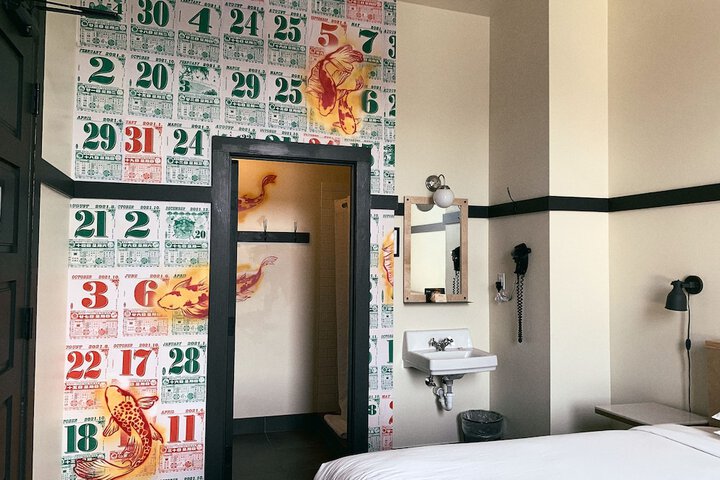 Room 21 of 31