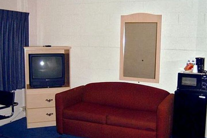 BUDGET MOTEL