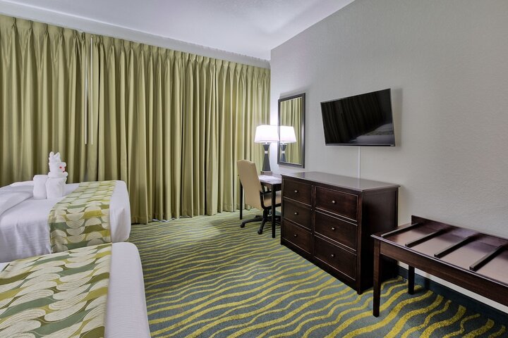 Room 74 of 141