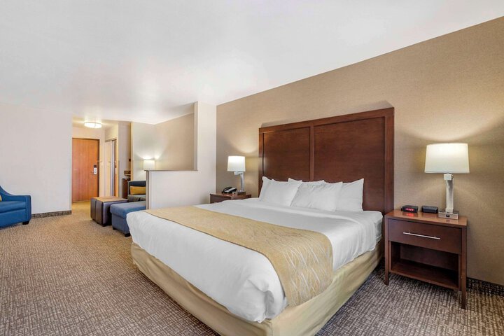 Comfort Inn & Suites Mitchell I-90