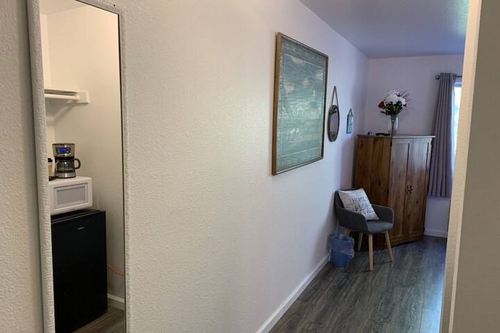 Room 107 of 158