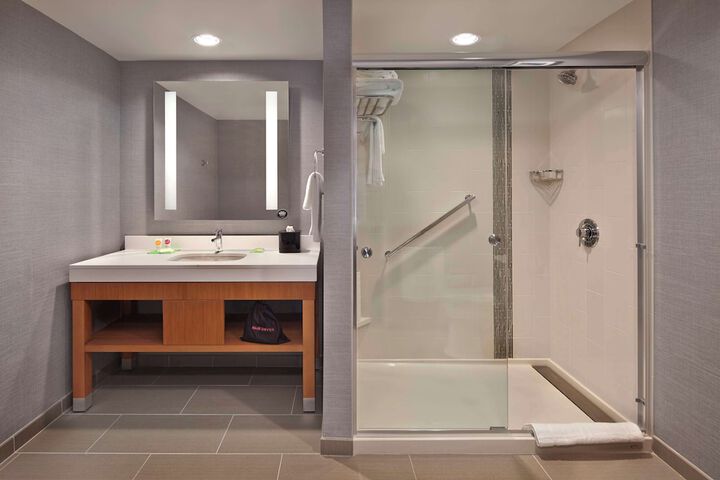 Hyatt Place Warwick / Providence Airport
