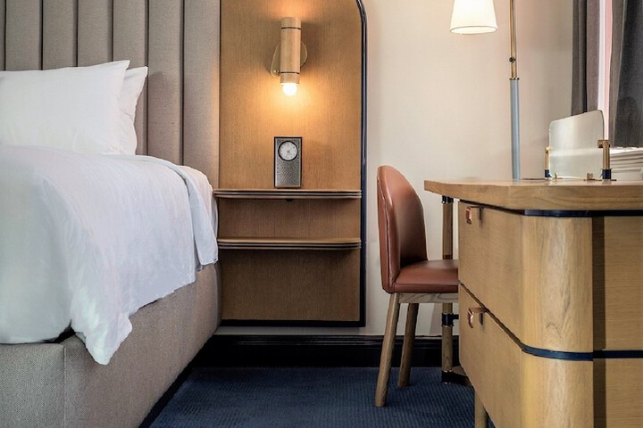 Hu. Hotel