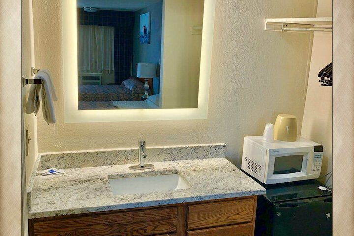 Room 26 of 33