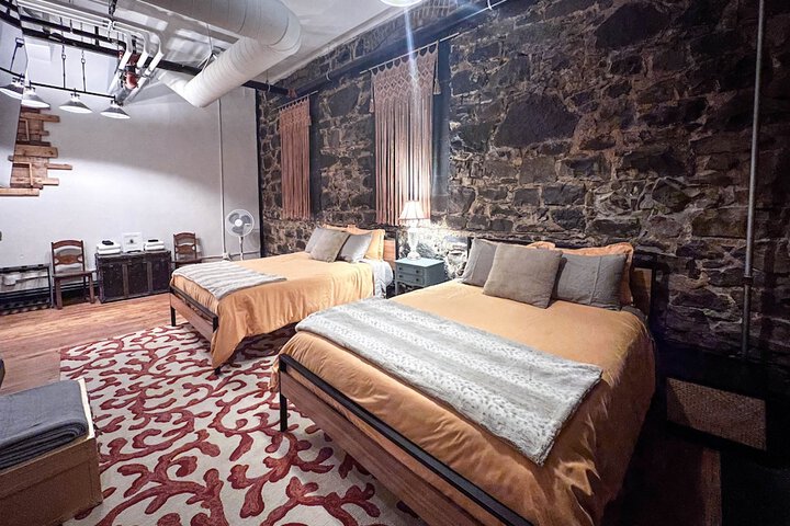 Room 18 of 120