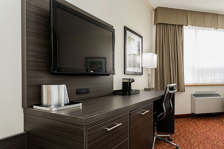 Room 53 of 100