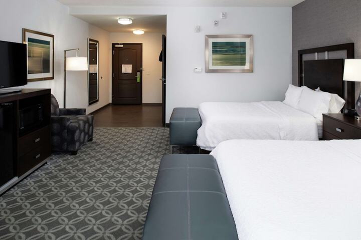 Hampton Inn & Suites Greensboro / Coliseum Area