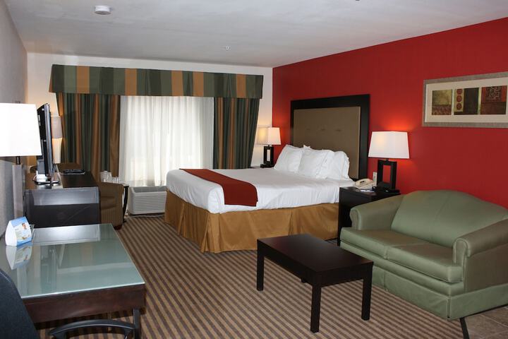 Room 11 of 21
