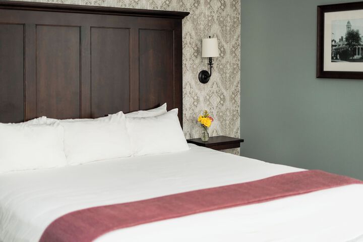 The Groton Inn