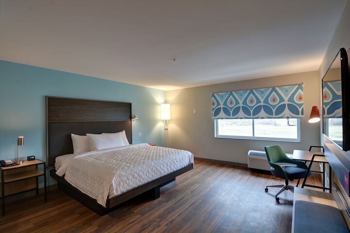 Room 27 of 48