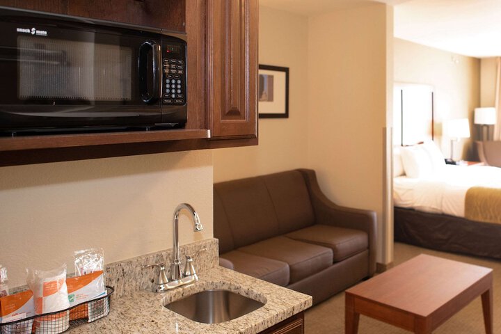 Comfort Inn & Suites Custer - Crazy Horse Area