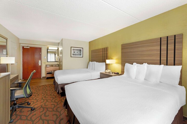 Room 5 of 25