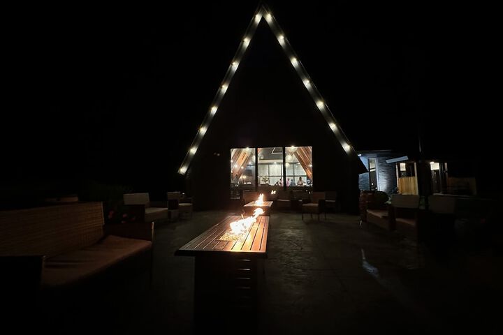 The Birch Ridge: Owners Suite #5 - Queen / sofa Bed Suite in Killington. Hot Tub. Renovated. 1 Bedroom Home