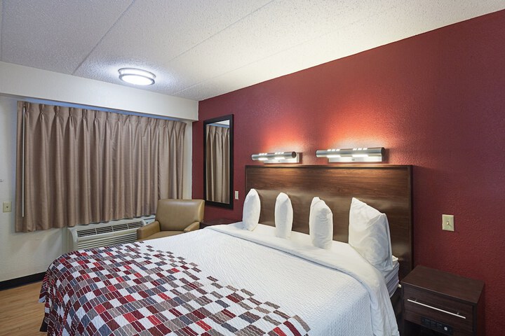 Room 15 of 33