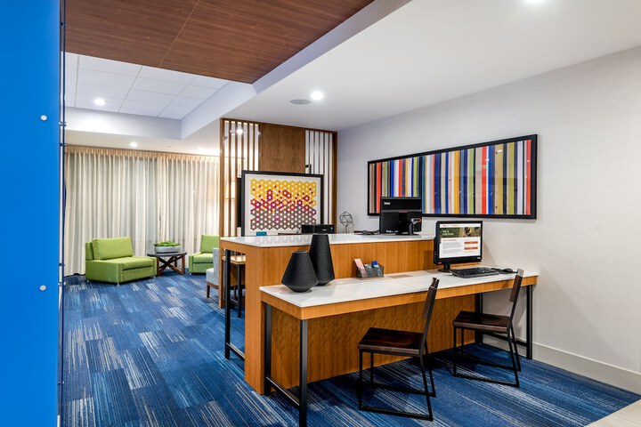 Holiday Inn Express & Suites Santa Ana - Orange County by IHG