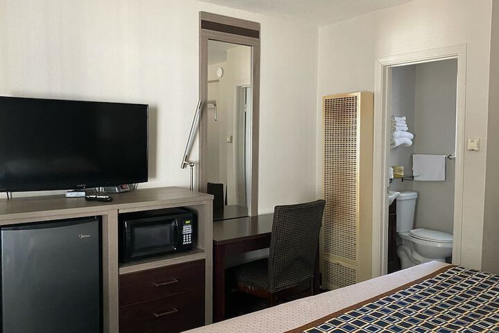 Room 58 of 76