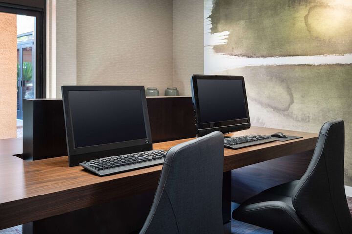 Business Center 35 of 37