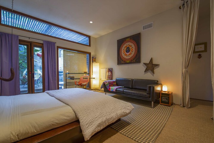 Room 27 of 54