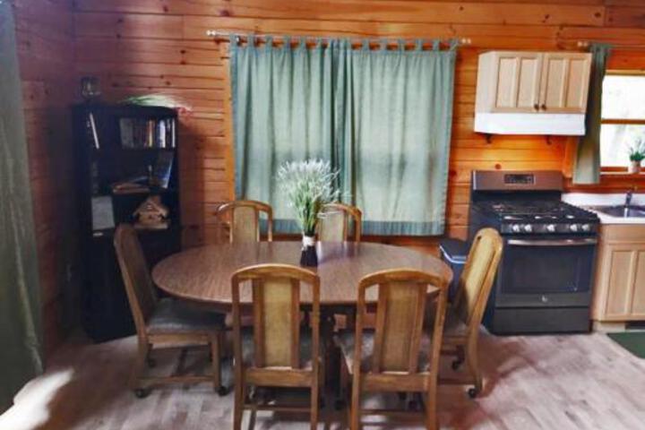 Glacier Lake Log Cabin