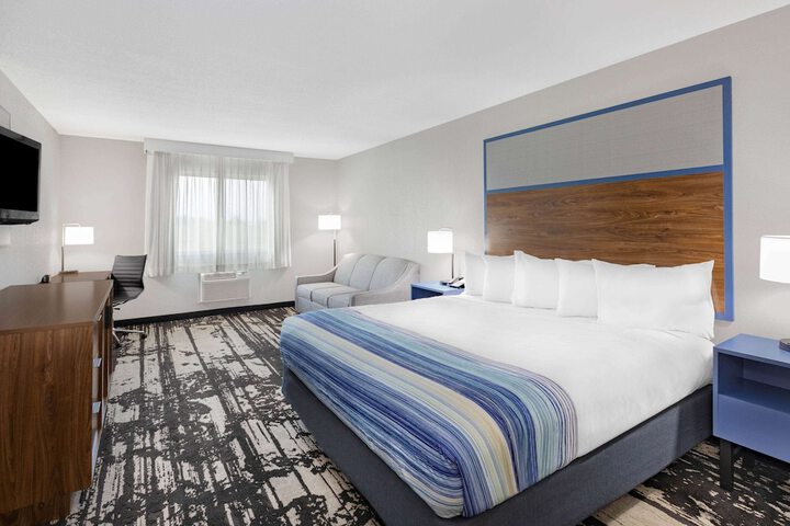 AmericInn by Wyndham Pella