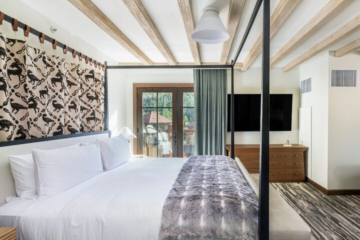 Madeline Hotel & Residences Auberge Collection