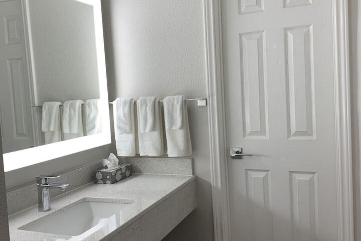 Room 30 of 36